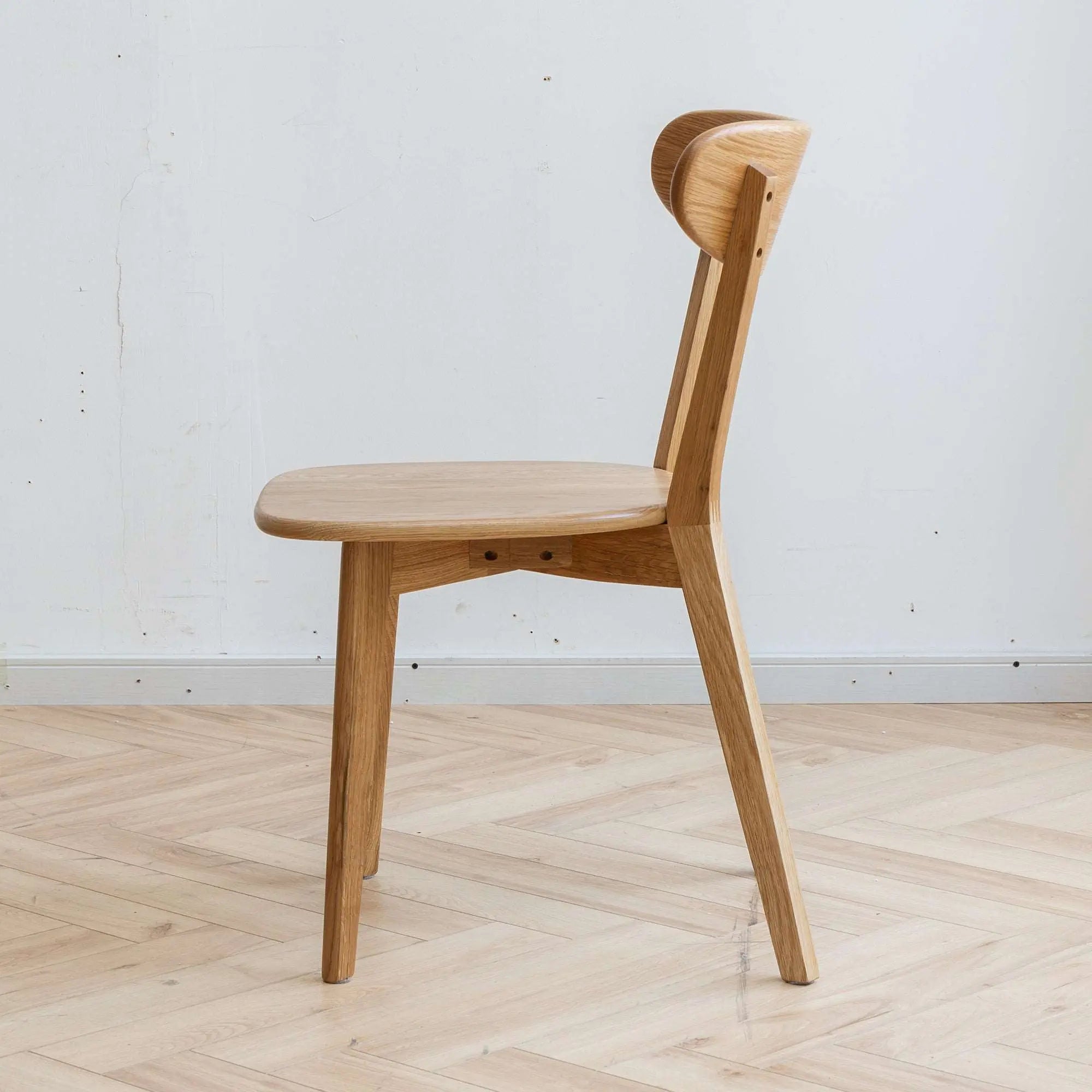 Bellemave® 100% Natural Oak Wood Dirt - Free Wood Chair - Bellemave