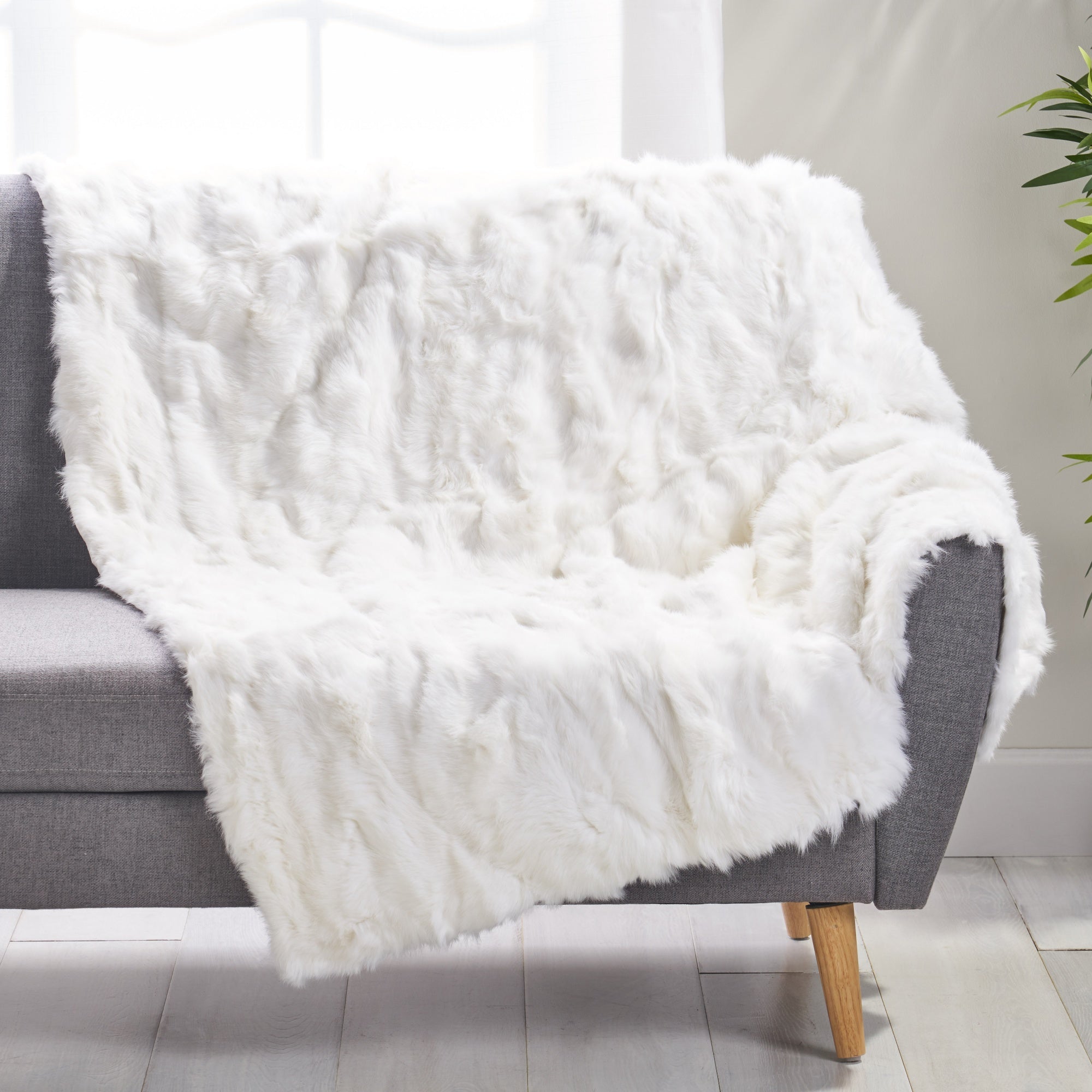 Bellemave® Fur Throw Blanket - 50" x 60" Plush & Glamorous, Ivory/White Decorative Blanket for Sofa & Bed (Dry Clean Only) - Bellemave